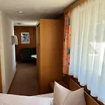 Gaestehaus Kleinheinz Apartamento *
